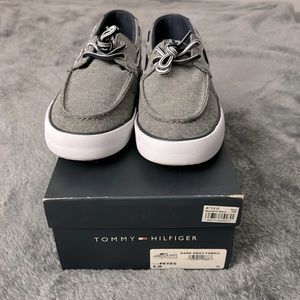 Tommy Hilfiger men’s size 9 grey boat shoes